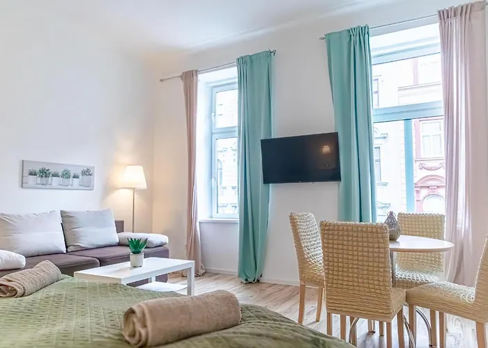 Charming 2Br Apt With Central Location In Vienna