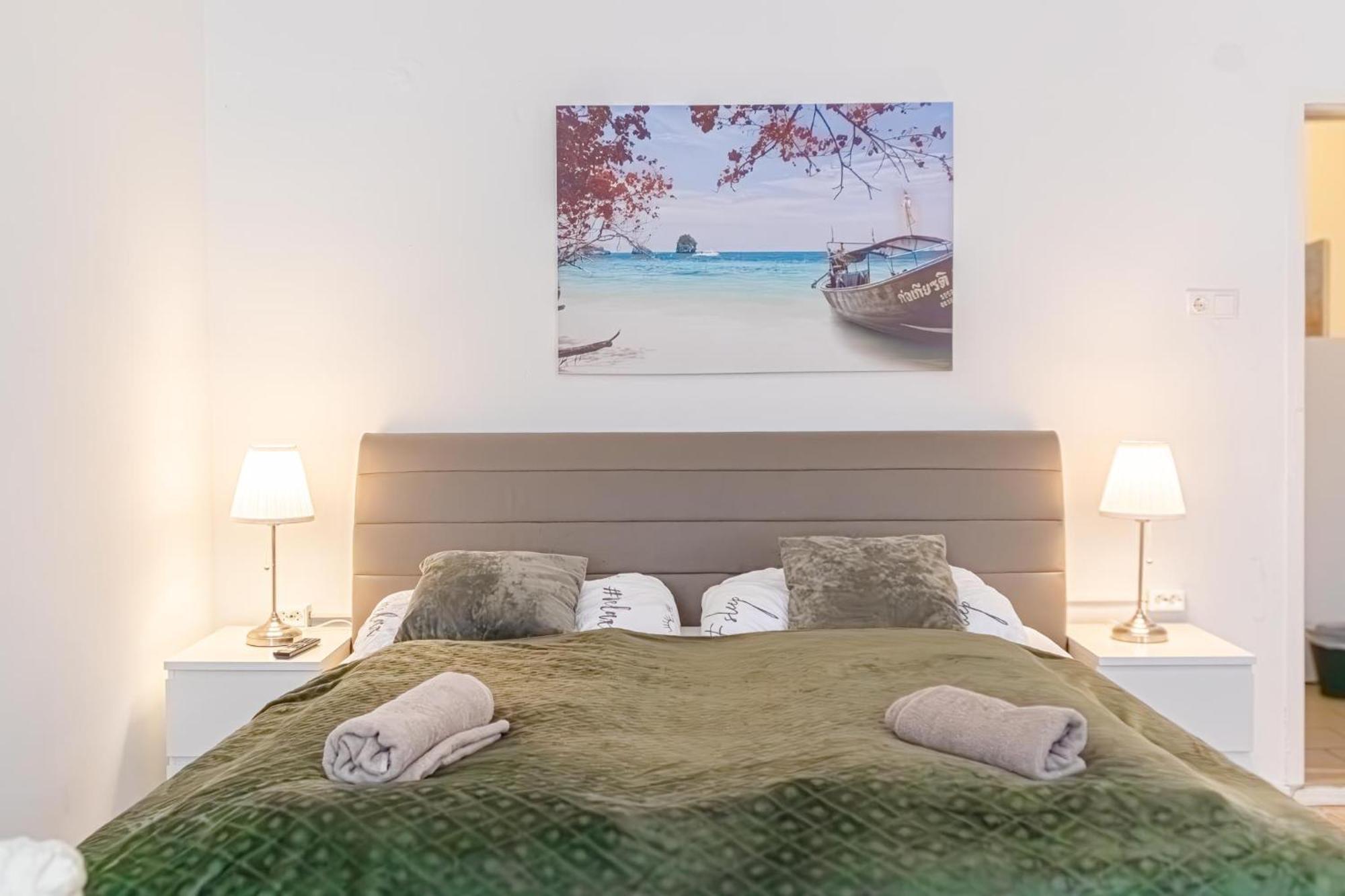 Apartament Charming 2br With Location In